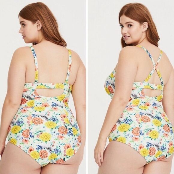 Torrid Vixen Ivory Yellow Floral 1 pc Swimsuit Padded Size 1/1X - Picture 6 of 9